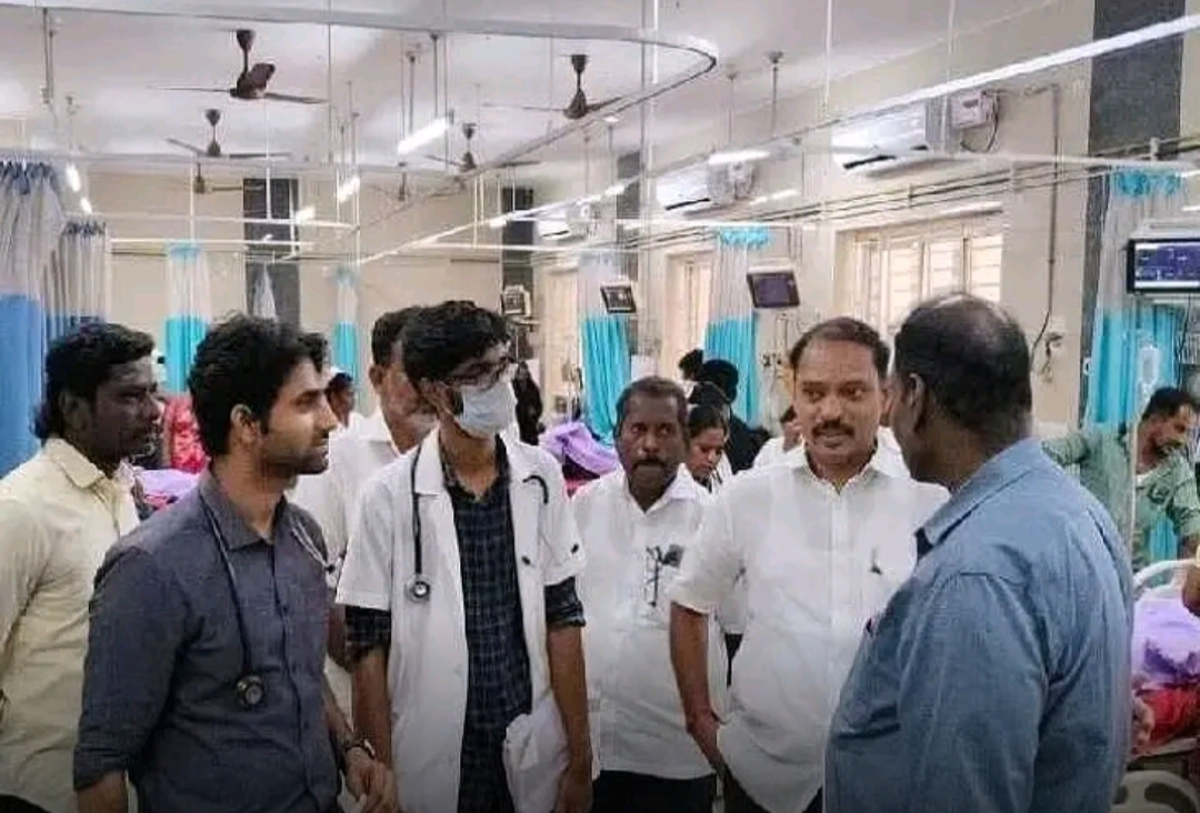 புதுகை எம்.எல்.ஏ முத்துராஜா நலம்விசாரித்து ஆறுதல் புதுகை எம்.எல்.ஏ முத்துராஜா நலம்விசாரித்து ஆறுதல்