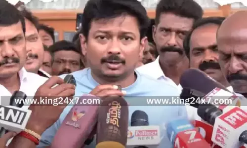 கூட்டத்தை கட்டுப்படுத்த வேண்டியது தவெகவினர் கடமை: உதயநிதி