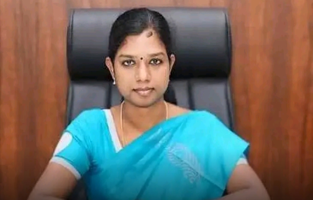 புதுகை: பிரச்சார வாகனத்தை தொடங்கி வைக்கும் கலெக்டர்