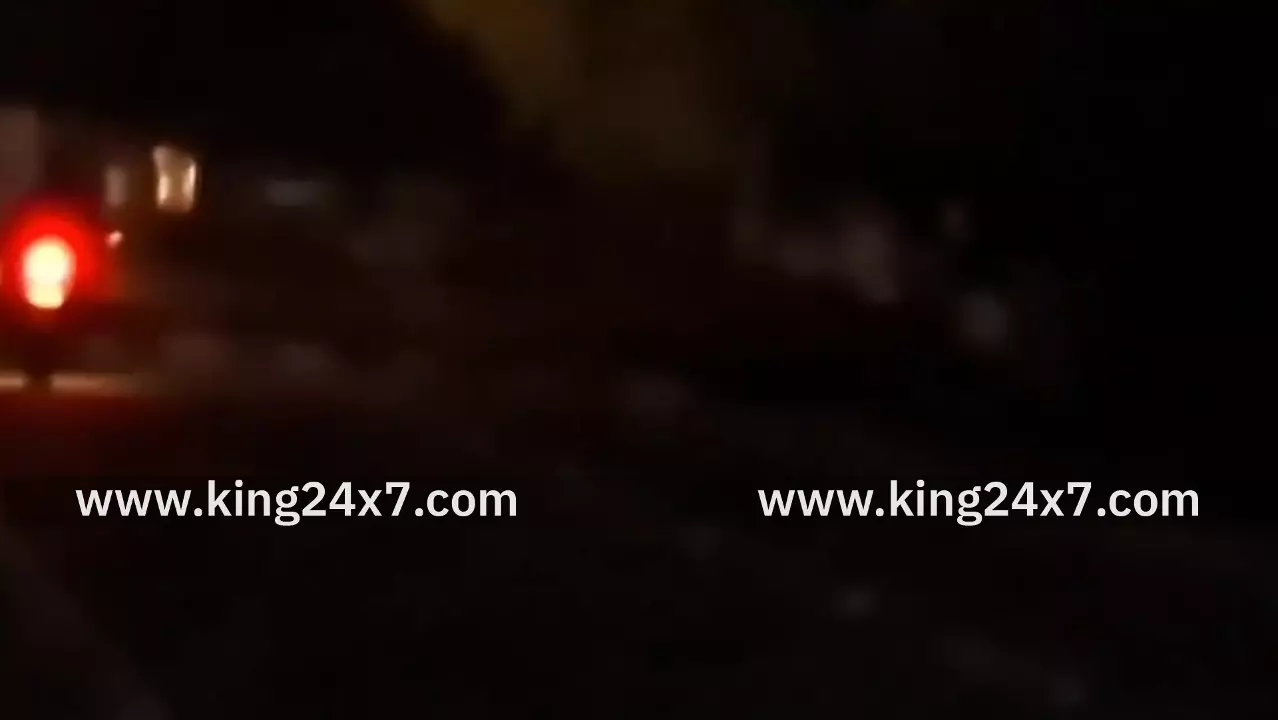 கரறம்பக்குடியில் மின்வெட்டால் பொதுமக்கள் அவதி! கரறம்பக்குடியில் மின்வெட்டால் பொதுமக்கள் அவதி!