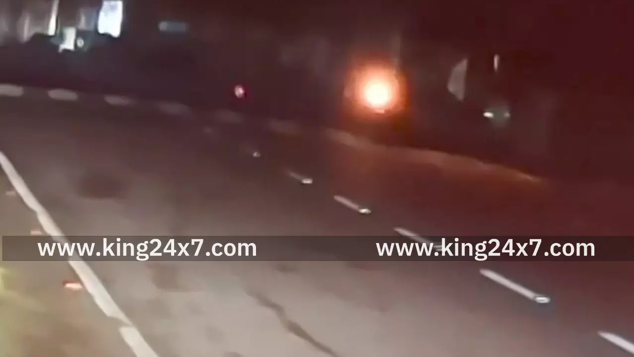 கரறம்பக்குடியில் மின்வெட்டால் பொதுமக்கள் அவதி! கரறம்பக்குடியில் மின்வெட்டால் பொதுமக்கள் அவதி!