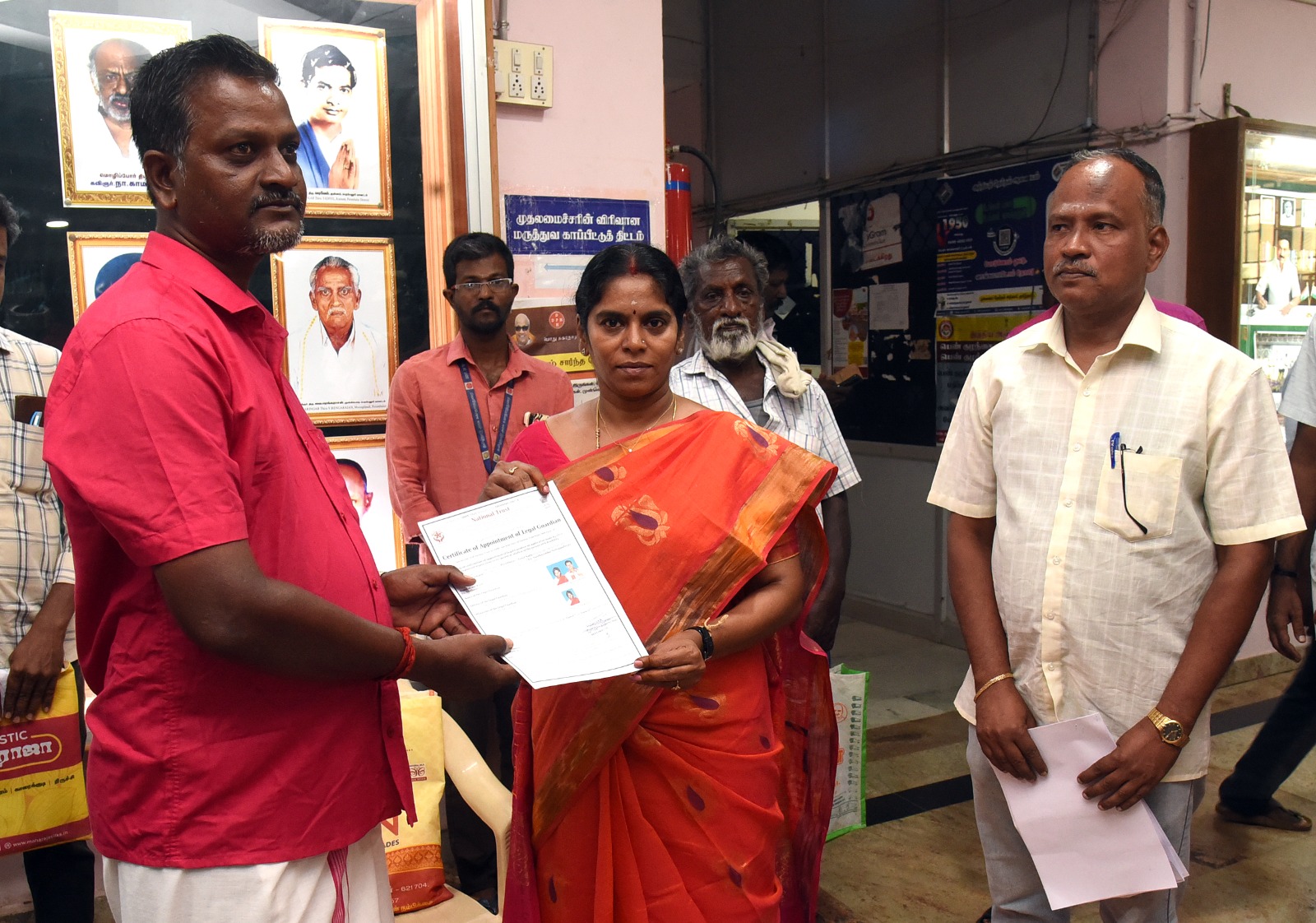 பெரம்பலூர் மாவட்டத்தில் மக்கள் குறைந்திருக்கும் நாள் கூட்டம் பெரம்பலூர் மாவட்டத்தில் மக்கள் குறைந்திருக்கும் நாள் கூட்டம்