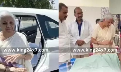 கரூர் அரசு மருத்துவமனையில் சிகிச்சை பெறுவோரிடம் நலம் விசாரித்தேன்; பாதிக்கப்பட்டோரை கண்டு கண் கலங்கி நின்றேன்: மத்திய அமைச்சர் நிர்மலா சீதாராமன் வேதனை!!