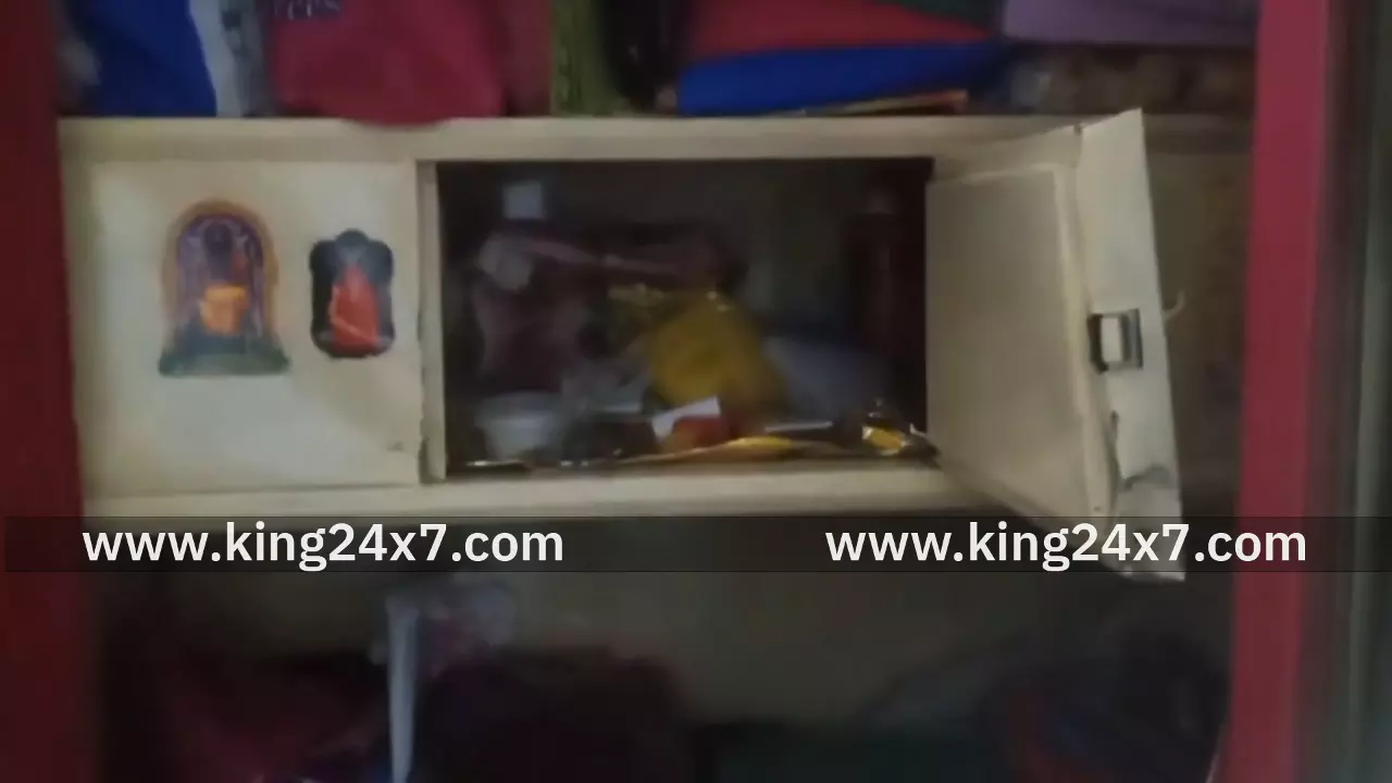 புதுக்கோட்டை: பூட்டை உடைத்து 10 பவுன் நகை கொள்ளை புதுக்கோட்டை: பூட்டை உடைத்து 10 பவுன் நகை கொள்ளை