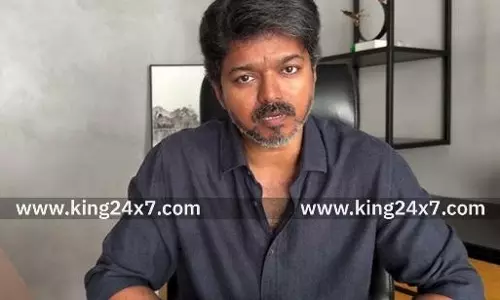 கரூர் சம்பவத்தால் பாதிக்கப்பட்ட குடும்பங்களை சென்னைக்கு அழைக்கும் விஜய்; அதிருப்தியில் விஜய் தரப்பு வழக்கறிஞர்கள்!!