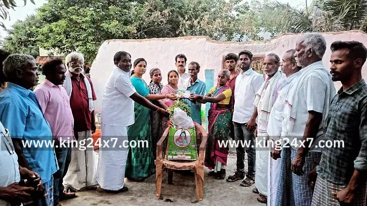 தீ விபத்தில் வீட்டை இழந்த குடும்பத்தினருக்கு நிதி உதவி