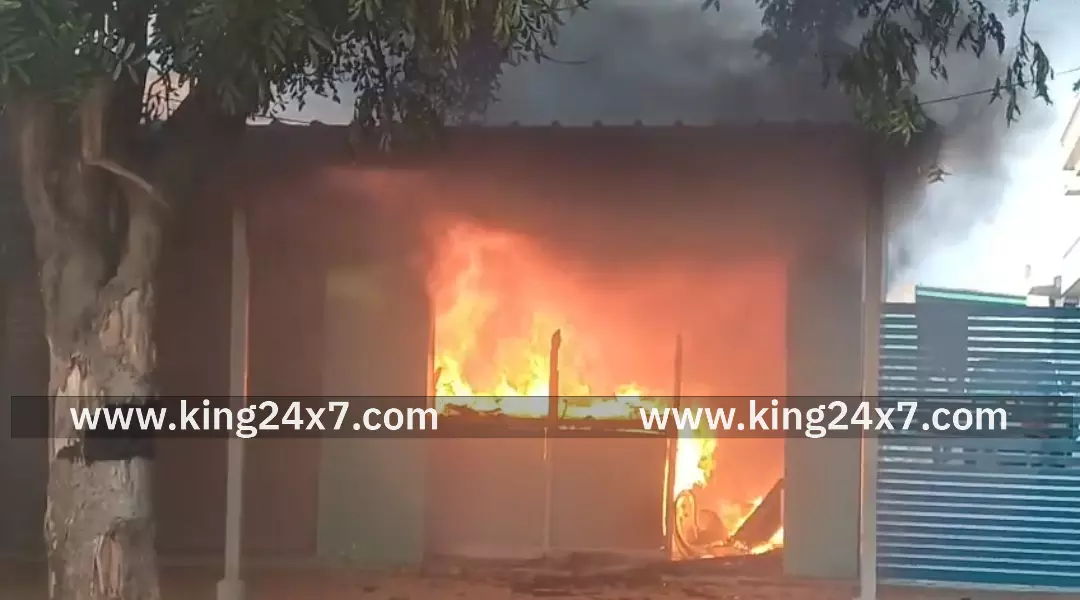 கோவை கருமத்தம்பட்டி அருகே டெய்லர் கடையில் தீ விபத்து !