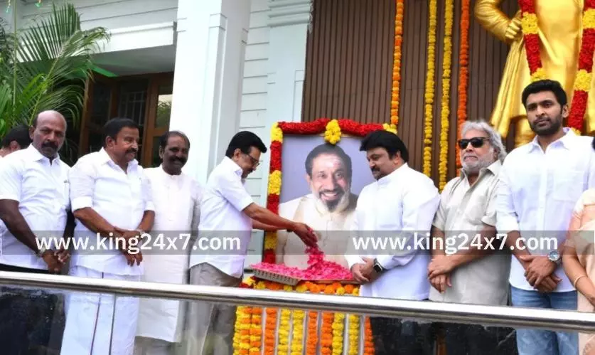 நடிகர் திலகம் சிவாஜி கணேசன் திருவுருவச் சிலைக்கு முதலமைச்சர் மரியாதை!!