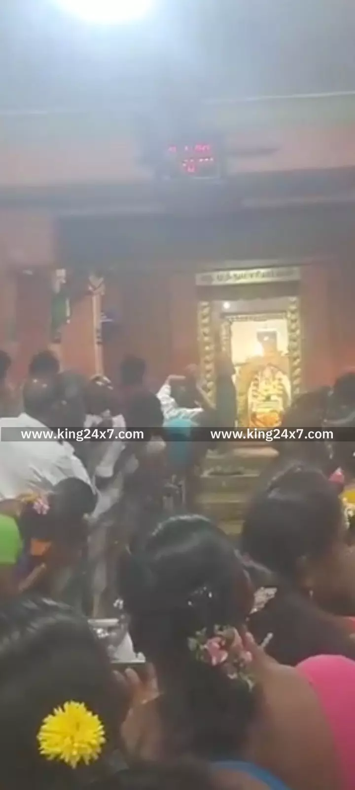 வடக்கூர்: முத்துமாரியம்மன் ஆலயத்தில் ஆயுத பூஜை வழிபாடு வடக்கூர்: முத்துமாரியம்மன் ஆலயத்தில் ஆயுத பூஜை வழிபாடு