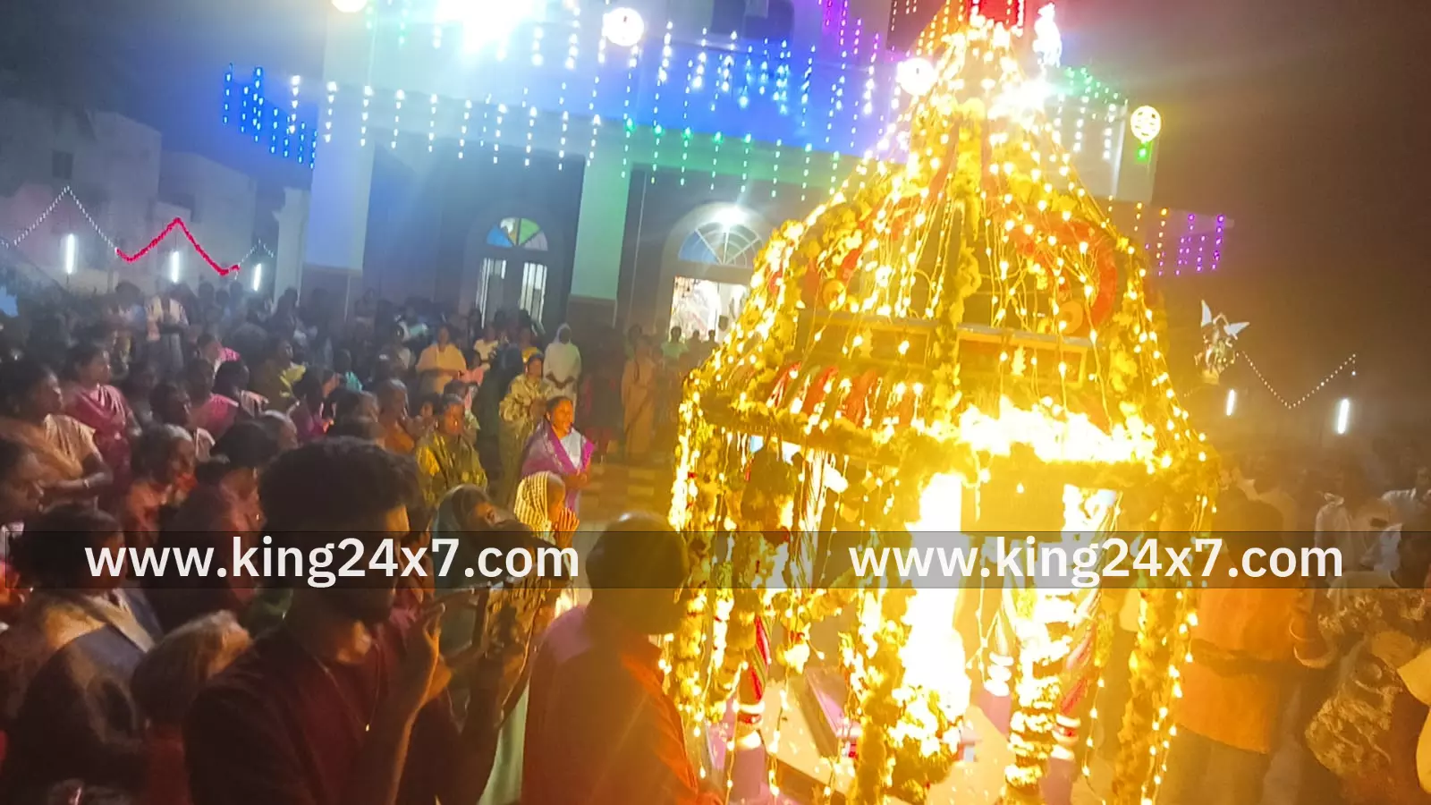 குழந்தை இயேசுவின் தெரசாள் திருவிழா ஆடம்பர தேர் பவனி