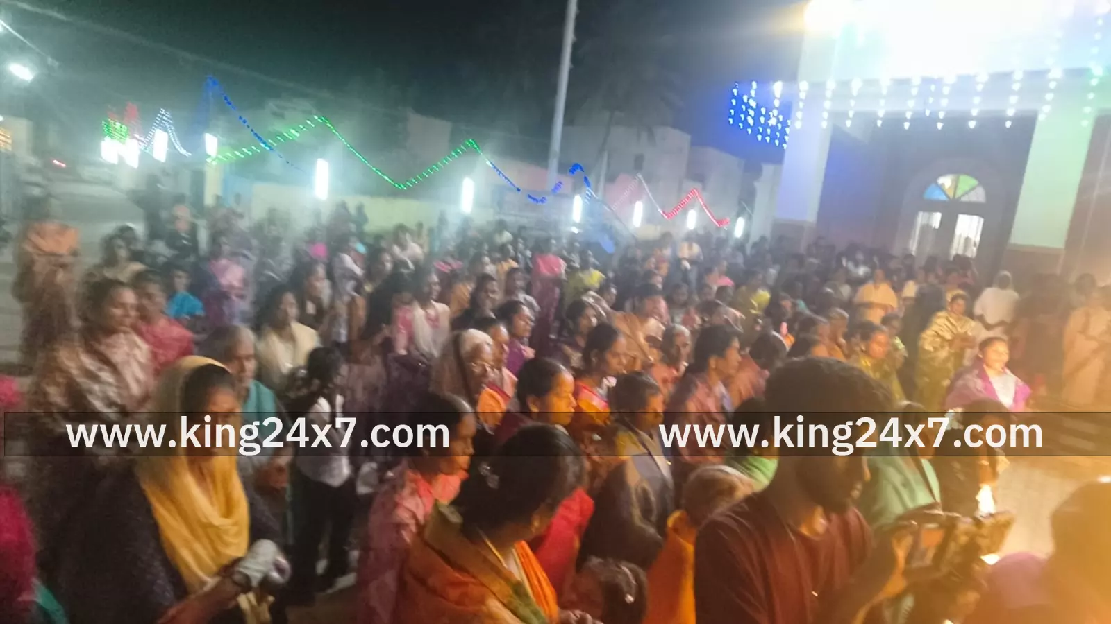 குழந்தை இயேசுவின் தெரசாள் திருவிழா ஆடம்பர தேர் பவனி