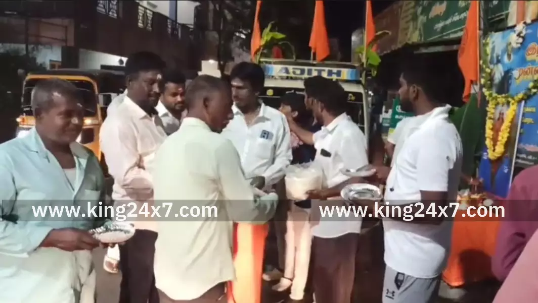 கோவையில் இந்து முன்னணி சார்பில் ஆயுத பூஜை விழா கோலாகலம் ! கோவையில் இந்து முன்னணி சார்பில் ஆயுத பூஜை விழா கோலாகலம் !