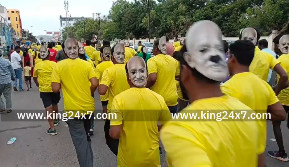 எம்.பி வி.எஸ் மாதேஸ்வரன் கொடி அசைத்து தொடங்கி வைத்த பெண்கள் பாதுகாப்பு போதையில்லா சமூகத்திற்கான விழிப்புணர்வு மாரத்தான். எம்.பி வி.எஸ் மாதேஸ்வரன் கொடி அசைத்து தொடங்கி வைத்த பெண்கள் பாதுகாப்பு போதையில்லா சமூகத்திற்கான விழிப்புணர்வு மாரத்தான்.