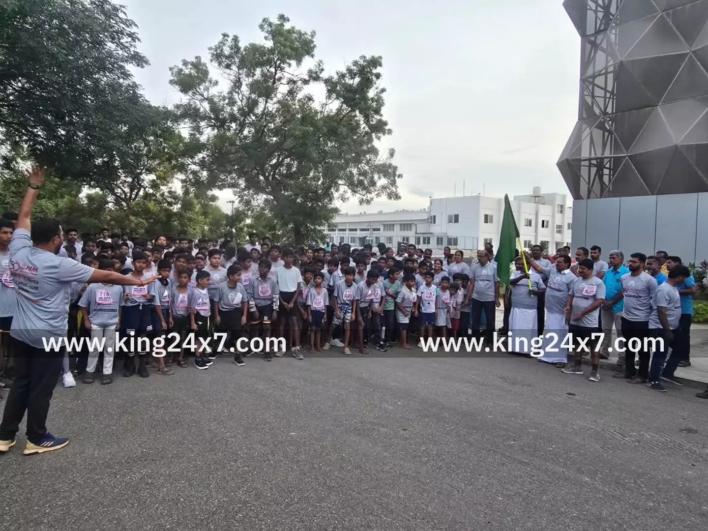 கோவை சூலூரில் பள்ளி மாணவர்களின் புகையிலை ஒழிப்பு விழிப்புணர்வு மாரத்தான்! கோவை சூலூரில் பள்ளி மாணவர்களின் புகையிலை ஒழிப்பு விழிப்புணர்வு மாரத்தான்!