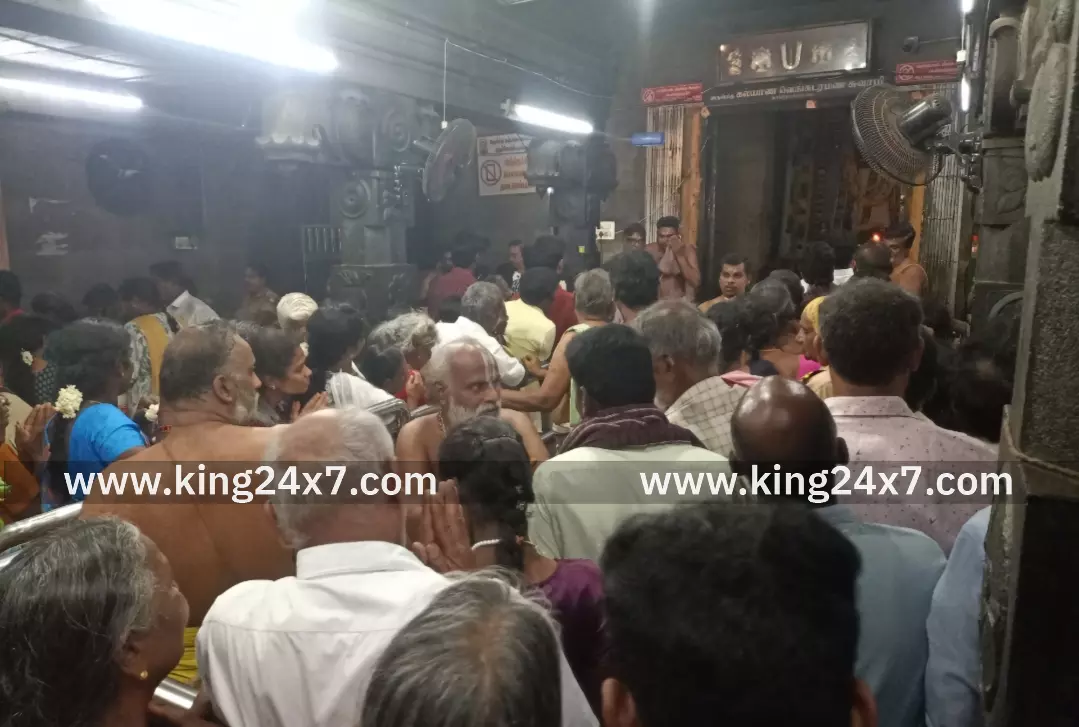 மூன்றாவது சனிக்கிழமை முன்னிட்டு அருள்மிகு கல்யாண வெங்கட ரமண சுவாமி திருக்கோவிலில் ஏராளமான பக்தர்கள் தரிசனம். மூன்றாவது சனிக்கிழமை முன்னிட்டு அருள்மிகு கல்யாண வெங்கட ரமண சுவாமி திருக்கோவிலில் ஏராளமான பக்தர்கள் தரிசனம்.