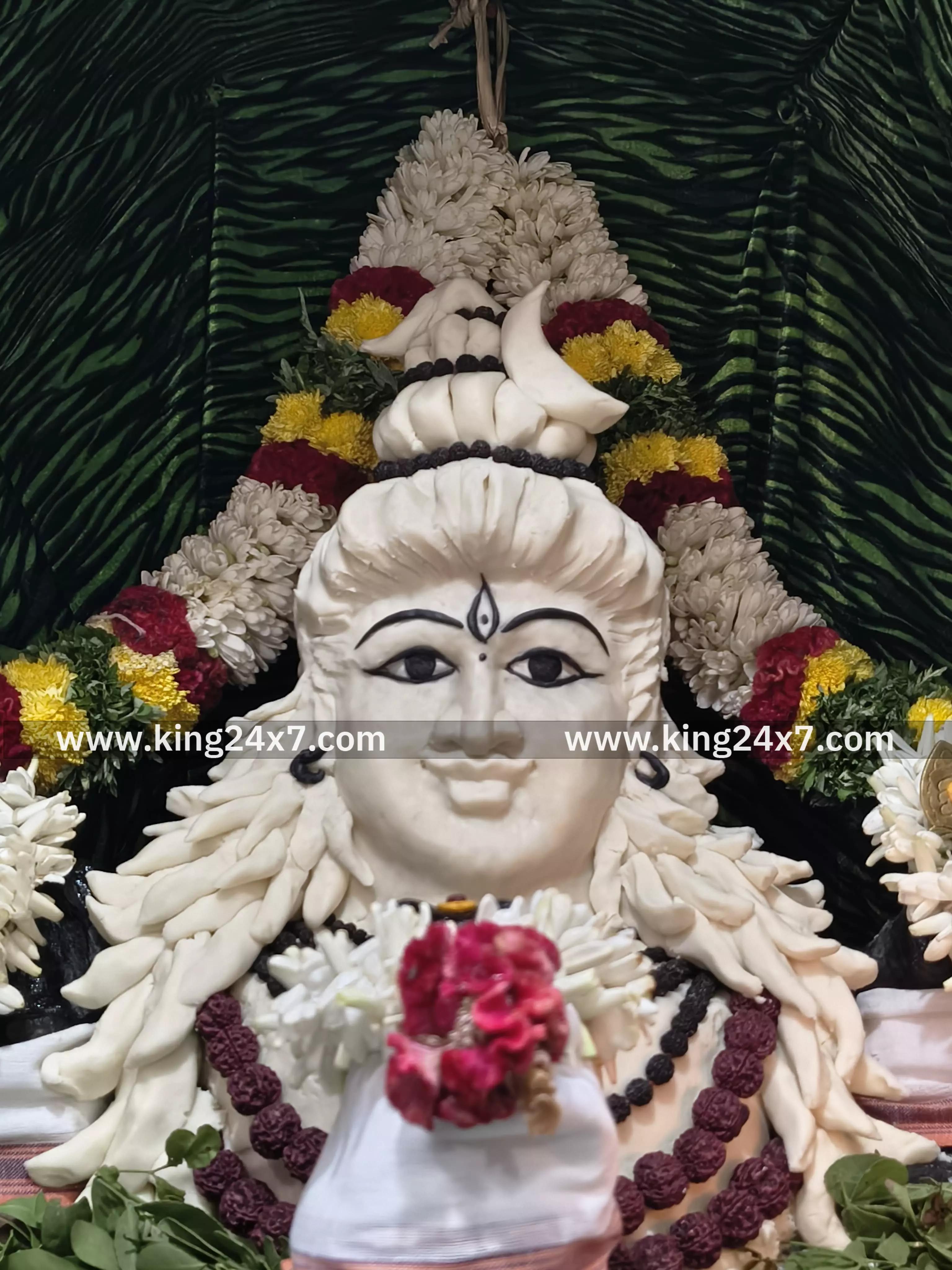 சிறப்பு அலங்காரத்தில் ஆதி சிவன் சிறப்பு அலங்காரத்தில் ஆதி சிவன்