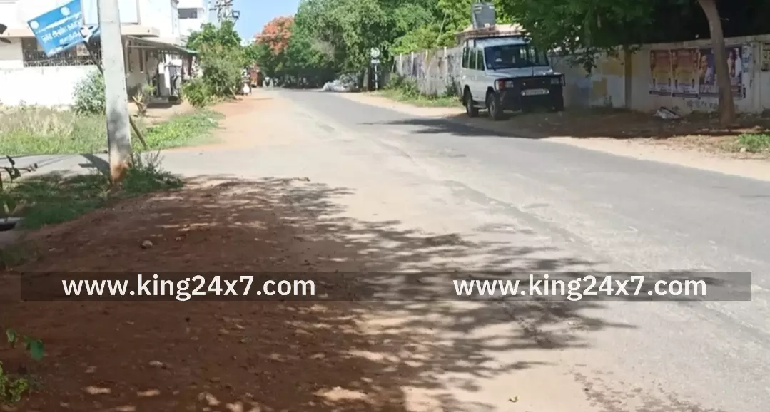 சங்கரமலைபட்டியில் ரத்த அழுத்தம் மூட்டு வலி காரணமாக விரக்தி அடைந்த மூதாட்டி தூக்கிட்டு தற்கொலை. சங்கரமலைபட்டியில் ரத்த அழுத்தம் மூட்டு வலி காரணமாக விரக்தி அடைந்த மூதாட்டி தூக்கிட்டு தற்கொலை.