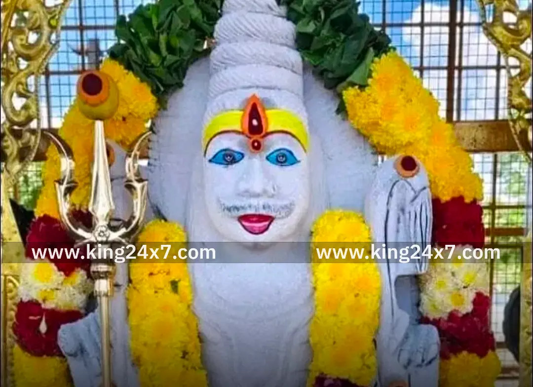 முனீஸ்வரர் சிறப்பு அலங்காரத்தில் பக்தர்களுக்கு காட்சி!