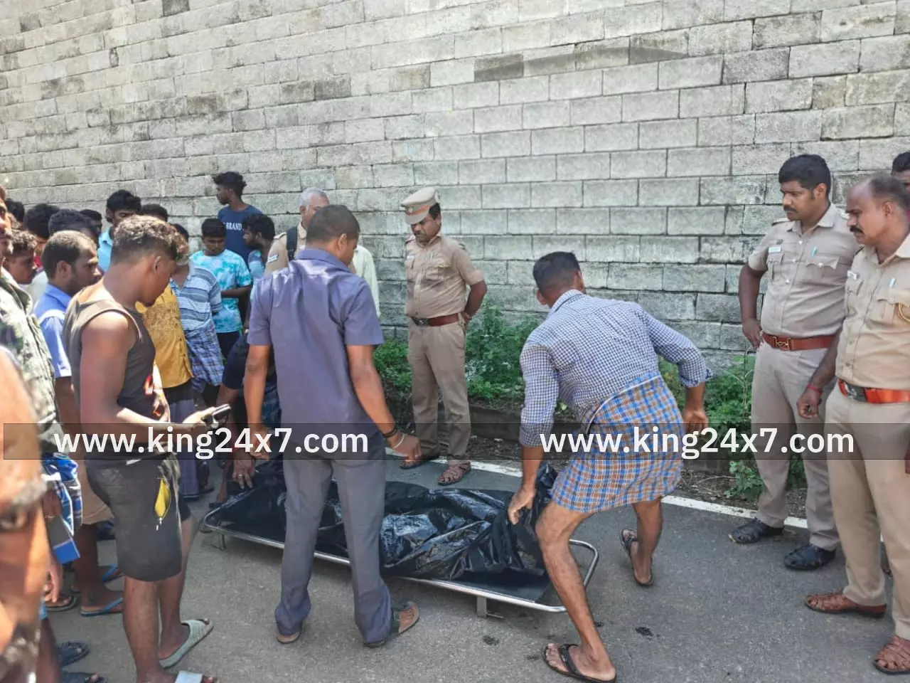 ரயில் மோதி சுமை தூக்கும் தொழிலாளி பலி