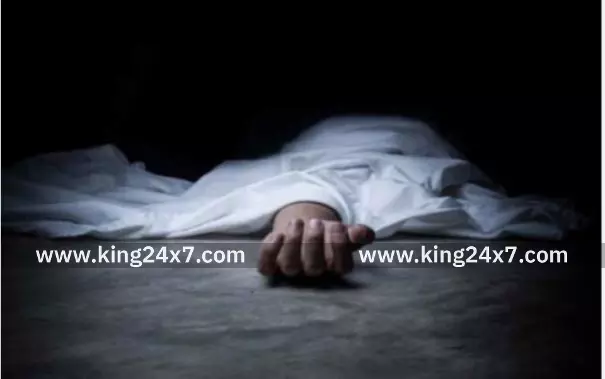 தேனி அருகே தடுப்புச்சுவரில் மோதி இளைஞர் உயிரிழப்பு தேனி அருகே தடுப்புச்சுவரில் மோதி இளைஞர் உயிரிழப்பு