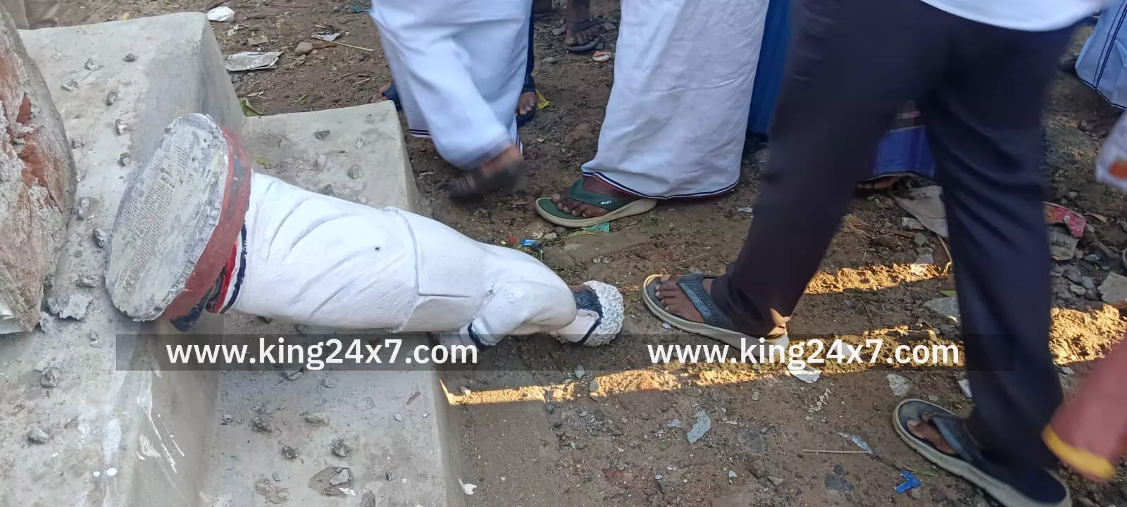 எம்ஜிஆர் சிலை சேதம் . பரபரப்பு