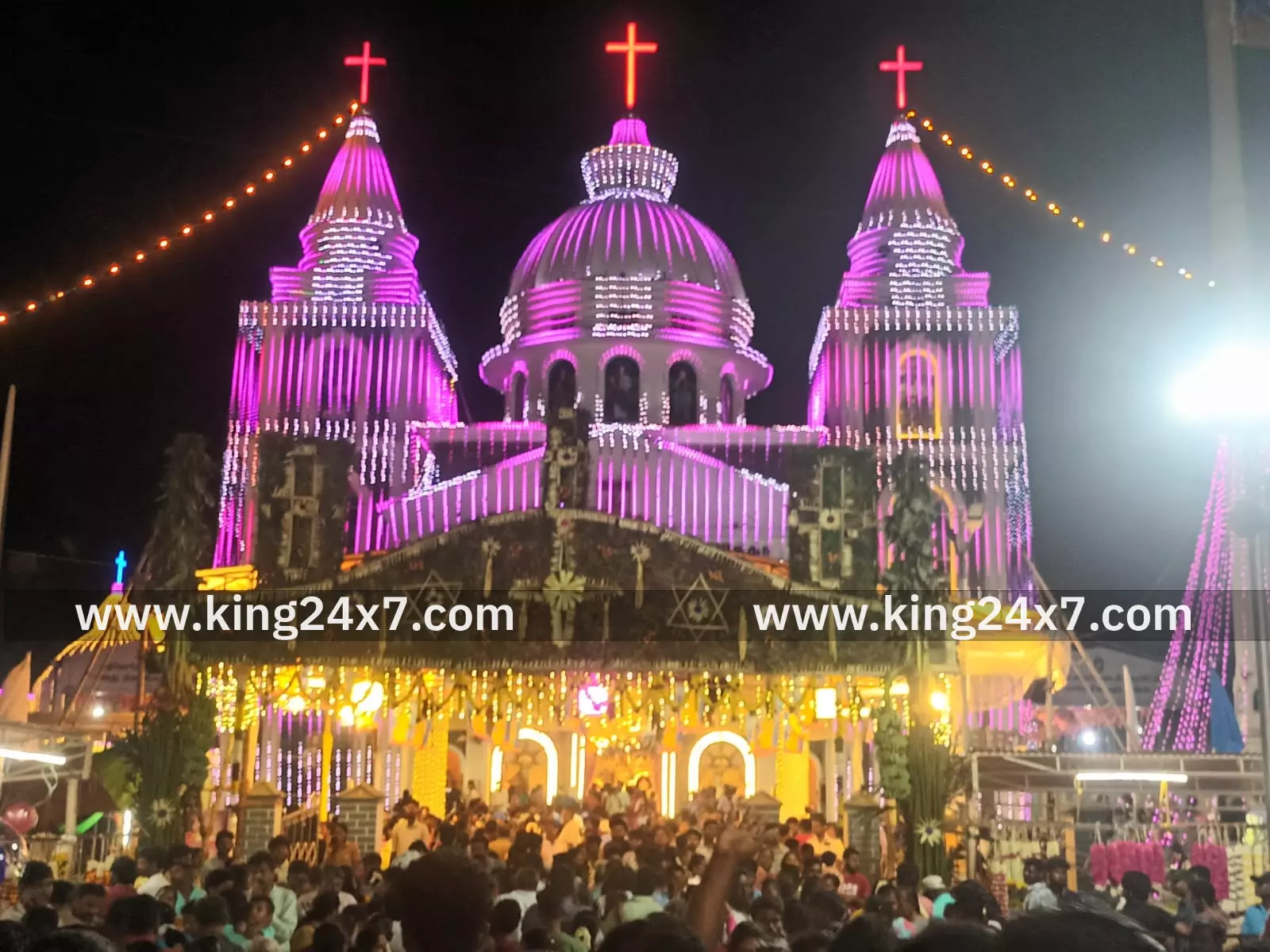 கருமத்தம்பட்டியில் 384வது ஆண்டு ஜெபமாலை அன்னை ஆலயத் திருவிழா கோலாகலம் ! கருமத்தம்பட்டியில் 384வது ஆண்டு ஜெபமாலை அன்னை ஆலயத் திருவிழா கோலாகலம் !