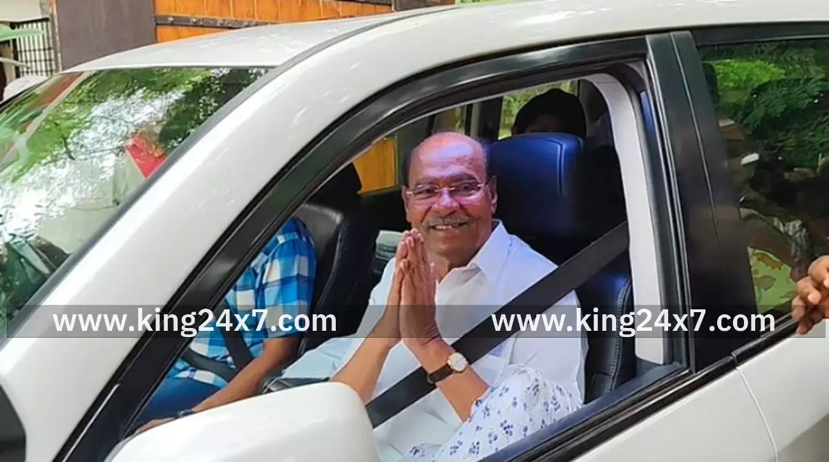 மருத்துவமனையில் இருந்து வீடு திரும்பினார் ராமதாஸ் மருத்துவமனையில் இருந்து வீடு திரும்பினார் ராமதாஸ்