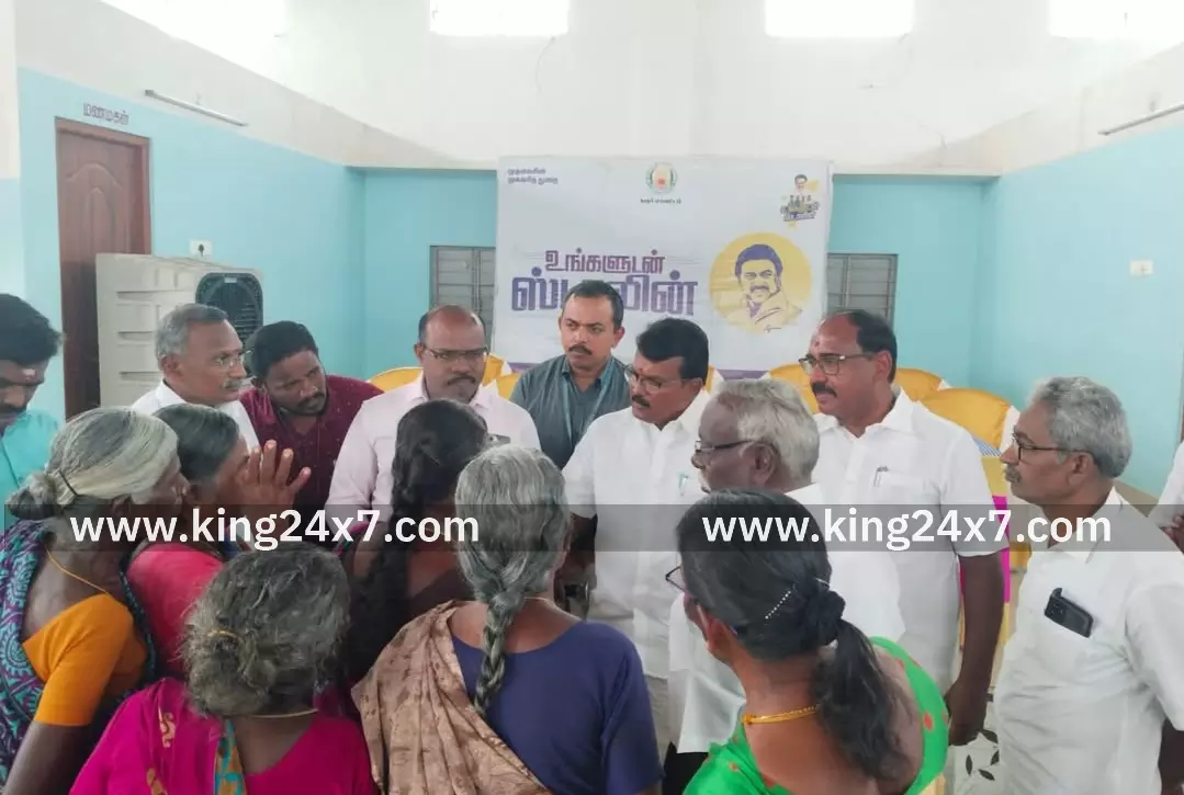 எலவனூர்-உங்களுடன் ஸ்டாலின் திட்ட முகாமில் பயனாளிகளுக்கு நலத்திட்டங்களை வழங்கி வாழ்த்து தெரிவித்தார் எம் எல் ஏ இளங்கோ. எலவனூர்-உங்களுடன் ஸ்டாலின் திட்ட முகாமில் பயனாளிகளுக்கு நலத்திட்டங்களை வழங்கி வாழ்த்து தெரிவித்தார் எம் எல் ஏ இளங்கோ.