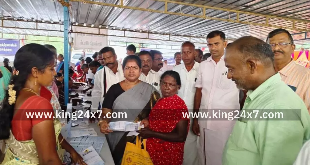 கடவூரில் உங்களுடன் ஸ்டாலின் திட்டத்தில் பயனாளிகளுக்கு நலத்திட்டங்களை வழங்கி வாழ்த்து தெரிவித்தார் எம் எல் ஏ சிவகாமசுந்தரி. கடவூரில் உங்களுடன் ஸ்டாலின் திட்டத்தில் பயனாளிகளுக்கு நலத்திட்டங்களை வழங்கி வாழ்த்து தெரிவித்தார் எம் எல் ஏ சிவகாமசுந்தரி.