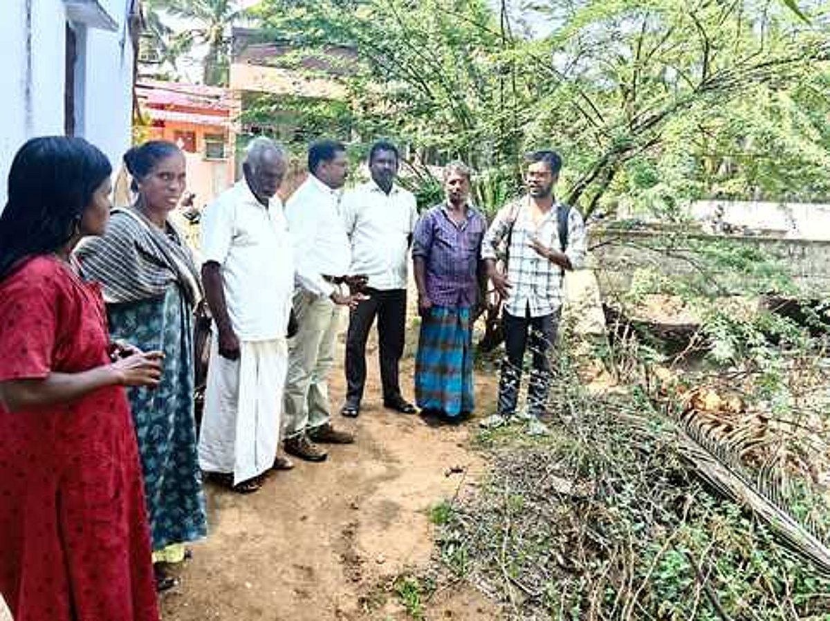 சடையனேரி கால்வாயில் தடுப்புச் சுவா்: அதிகாரிகள் ஆய்வு