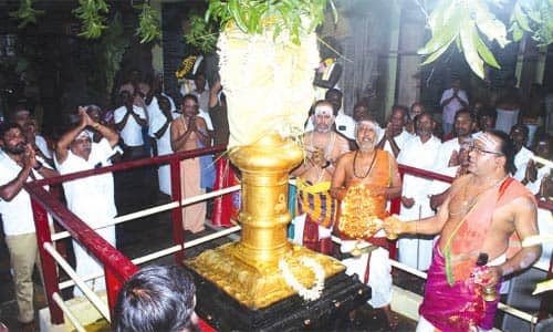 குற்றாலநாதா் கோயில் ஐப்பசி விஷு திருவிழா கொடியேற்றம்