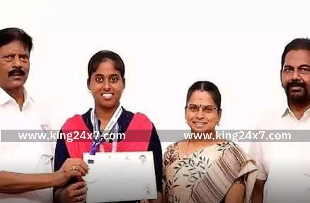 விளையாட்டு போட்டியில் தங்கம் வென்ற மாணவிக்கு பாராட்டு