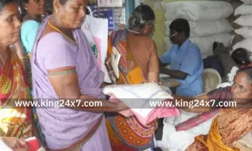 தீபாவளிக்கு இலவச வேட்டி, சேலை: தமிழக அரசு அதிரடி அறிவிப்பு!!