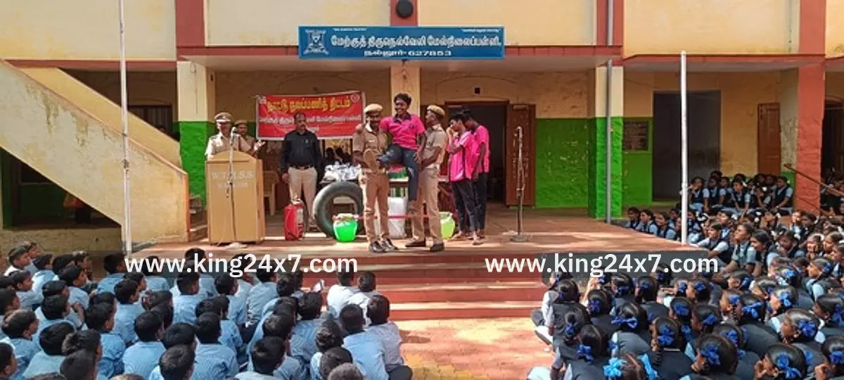 ஆலங்குளத்தில் தீயணைப்புத் துறையினா் ஒத்திகைப் பயிற்சி