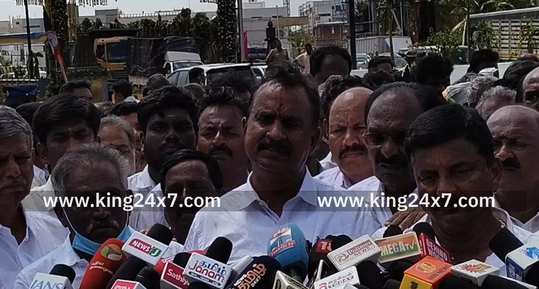 அதிமுக ஆட்சியில் அவிநாசி சாலை மேம்பால பணிகள் 55 சதவீதம் முடிக்கப்பட்டன என வேலுமணி பேட்டி !