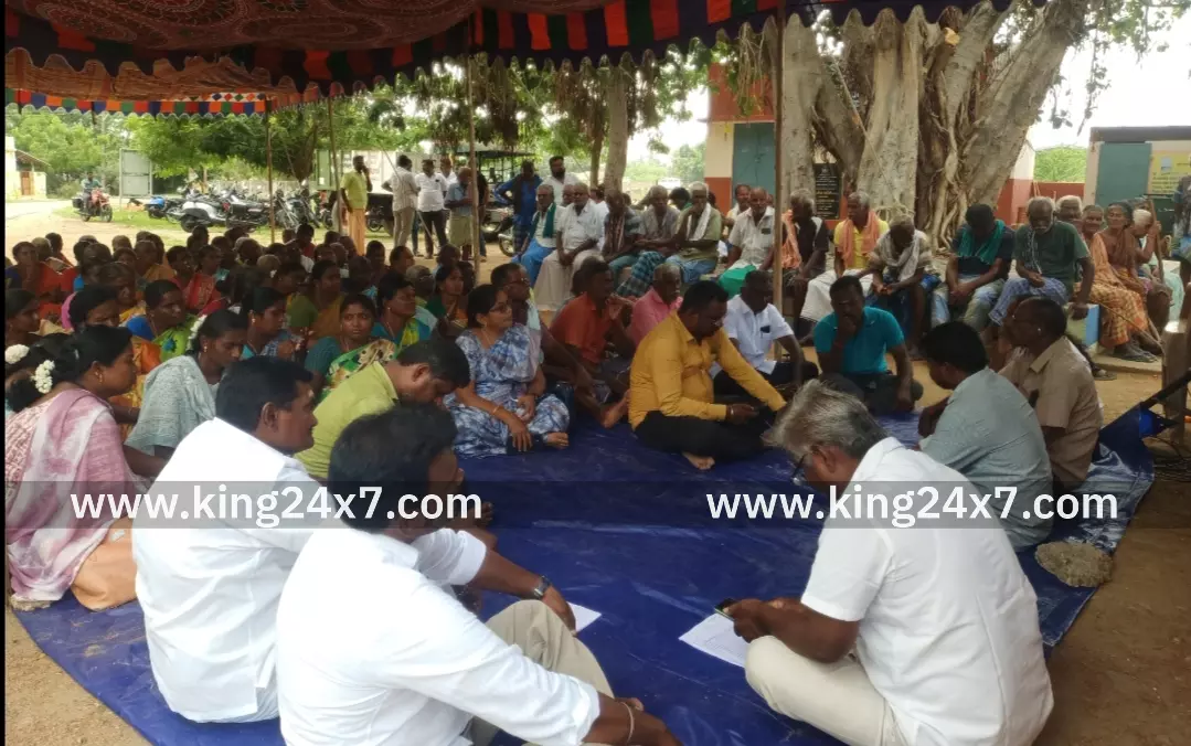 ஆண்டாங்கோவில் மேற்கு ஊராட்சியில் சிறப்பு கிராம சபை கூட்டம் நடைபெற்றது. ஆண்டாங்கோவில் மேற்கு ஊராட்சியில் சிறப்பு கிராம சபை கூட்டம் நடைபெற்றது.