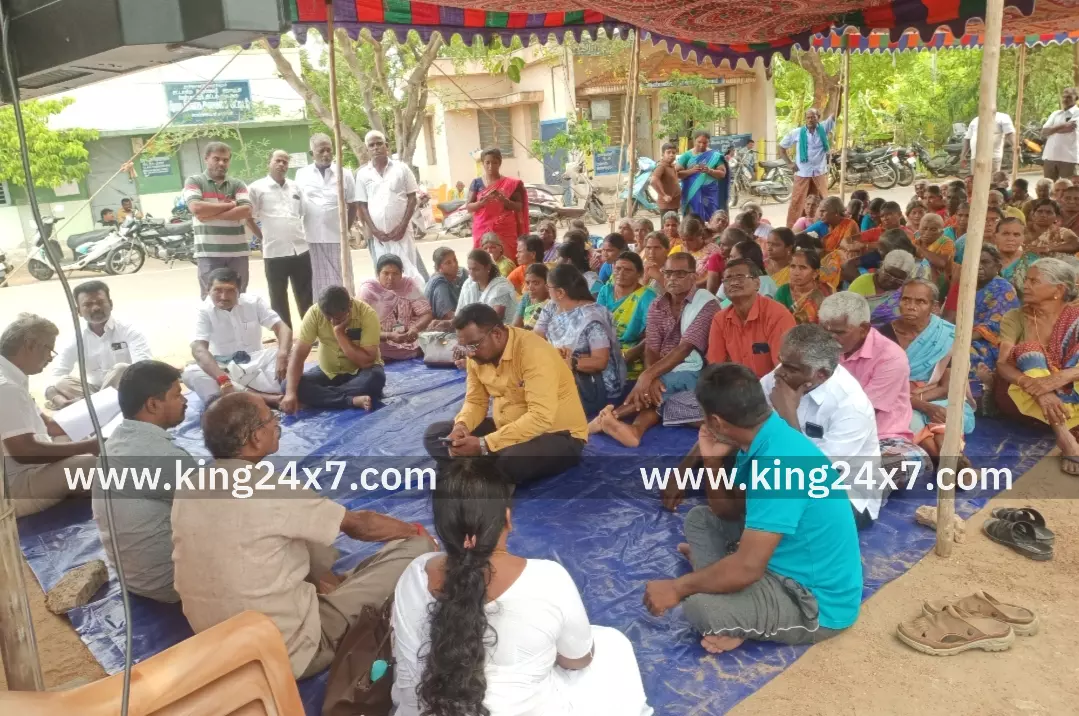 ஆண்டாங்கோவில் மேற்கு ஊராட்சியில் சிறப்பு கிராம சபை கூட்டம் நடைபெற்றது. ஆண்டாங்கோவில் மேற்கு ஊராட்சியில் சிறப்பு கிராம சபை கூட்டம் நடைபெற்றது.
