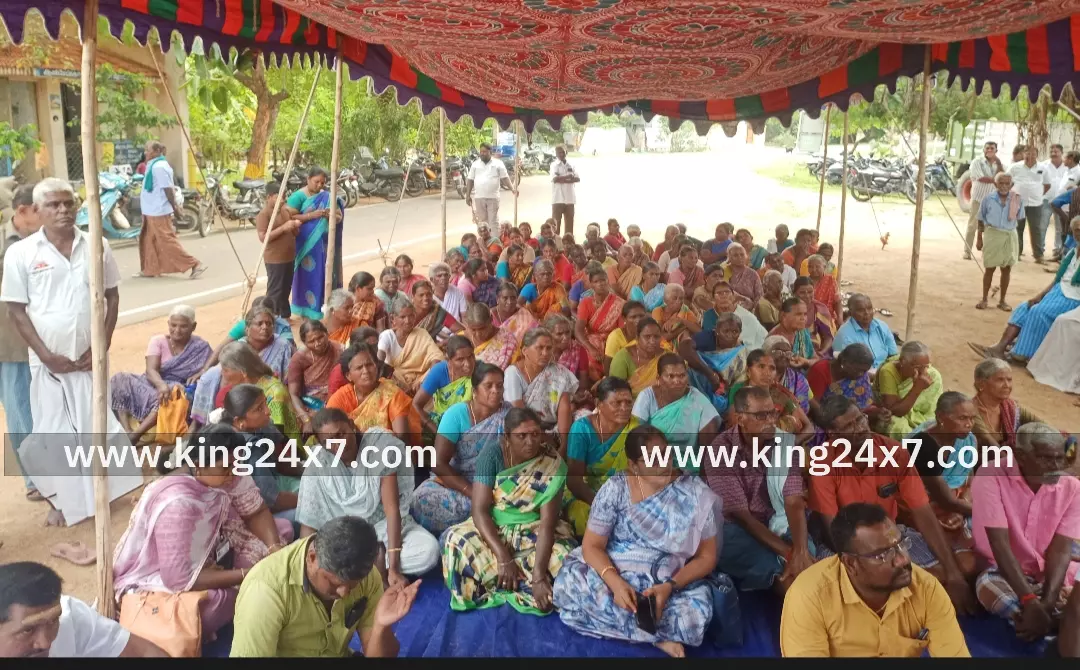 ஆண்டாங்கோவில் மேற்கு ஊராட்சியில் சிறப்பு கிராம சபை கூட்டம் நடைபெற்றது. ஆண்டாங்கோவில் மேற்கு ஊராட்சியில் சிறப்பு கிராம சபை கூட்டம் நடைபெற்றது.