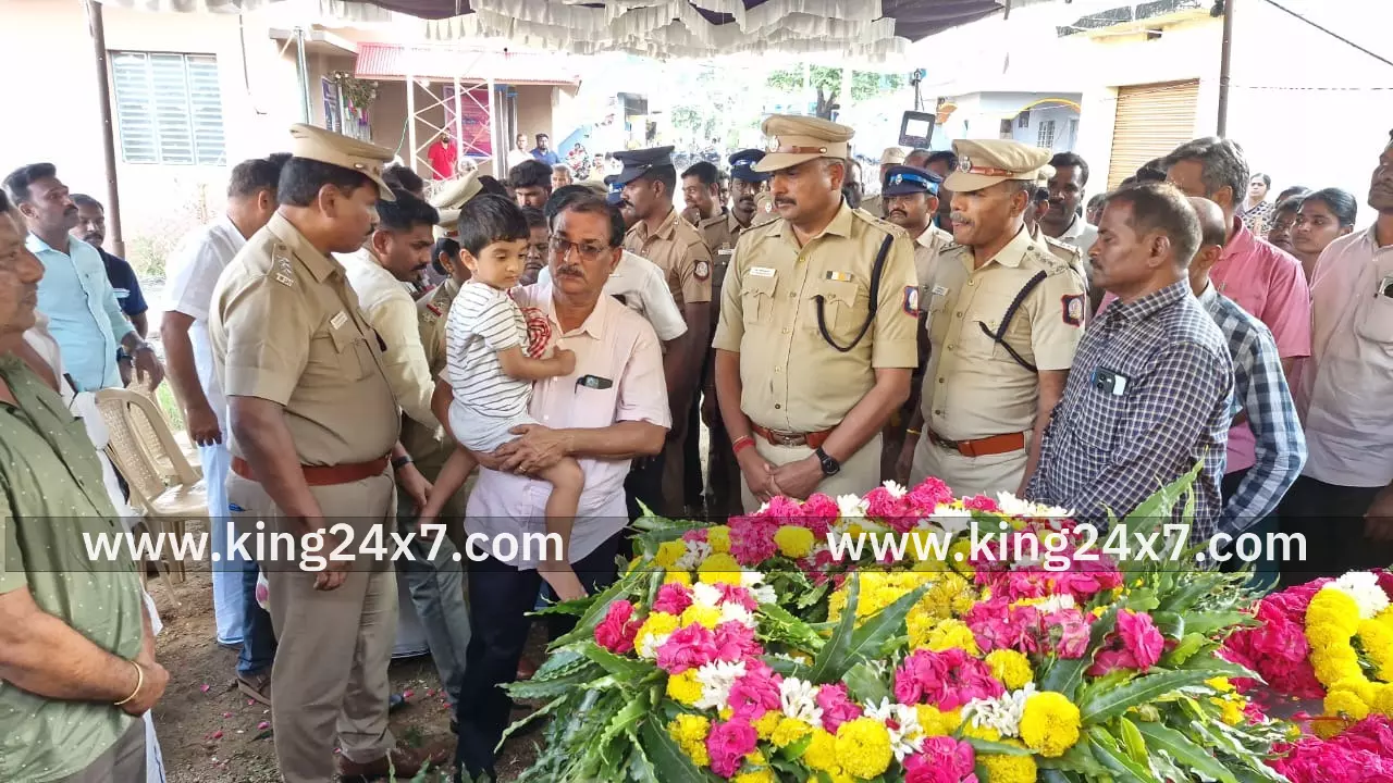 மத்தூர்: சாலை விபத்தில் உயிரிழந்த குடுப்பத்திற்கு நிதி வழங்கிய எஸ்.பி.