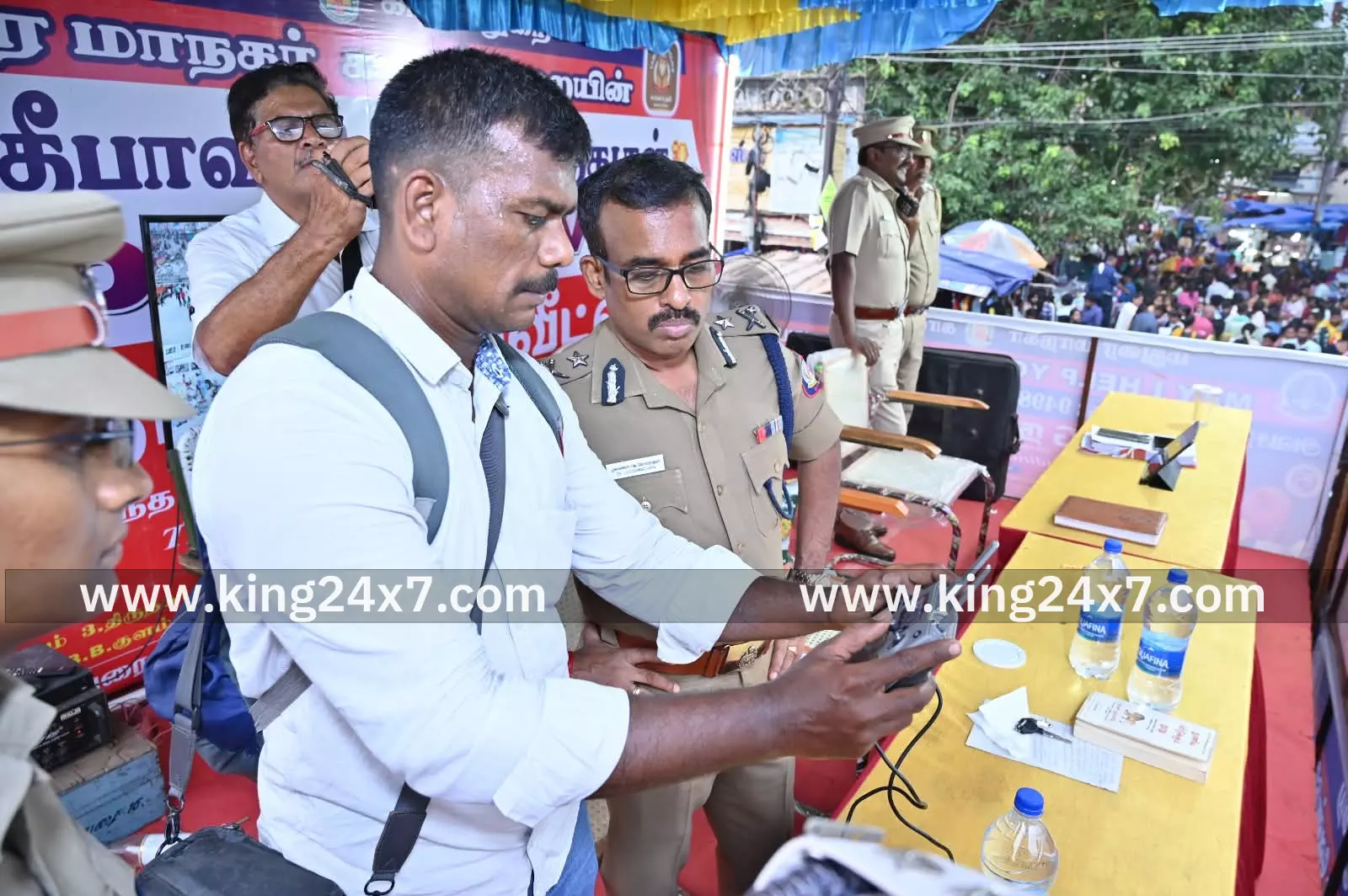 பாதுகாப்பு பணியினை ஆய்வு செய்த காவல் ஆணையர். பாதுகாப்பு பணியினை ஆய்வு செய்த காவல் ஆணையர்.