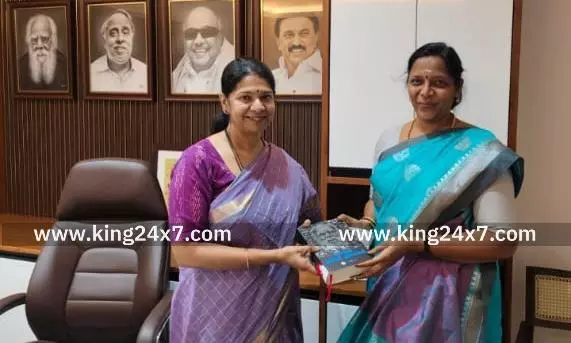 முதல்வர் மற்றும் கனிமொழியை மரியாதை நிமித்தமாக சந்தித்தார் சங்கரன்கோவில் முன்னாள் சட்டமன்ற எஸ்.முத்துச்செல்வி முதல்வர் மற்றும் கனிமொழியை மரியாதை நிமித்தமாக சந்தித்தார் சங்கரன்கோவில் முன்னாள் சட்டமன்ற எஸ்.முத்துச்செல்வி