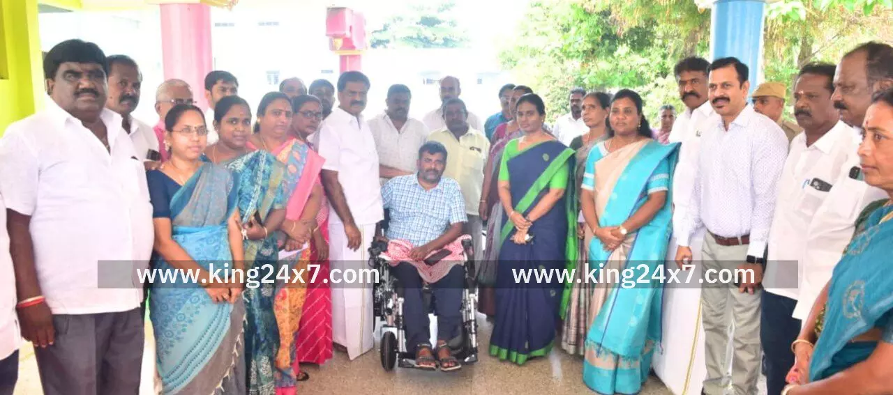 உங்களுடன் ஸ்டாலின் முகாமில் அரசு நலத்திட்ட உதவிகளை வழங்கிய மாவட்ட ஆட்சியர். உங்களுடன் ஸ்டாலின் முகாமில் அரசு நலத்திட்ட உதவிகளை வழங்கிய மாவட்ட ஆட்சியர்.