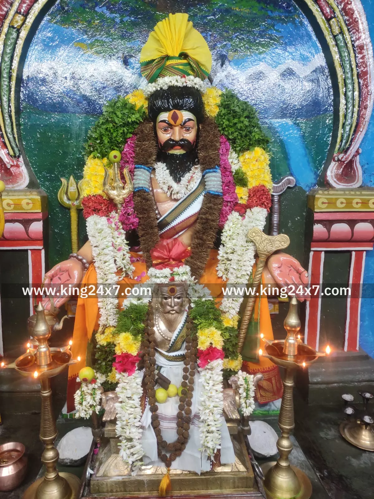 முனீஸ்வரர் கோயிலில் தேய்பிறை அஷ்டமி வழிபாடு.