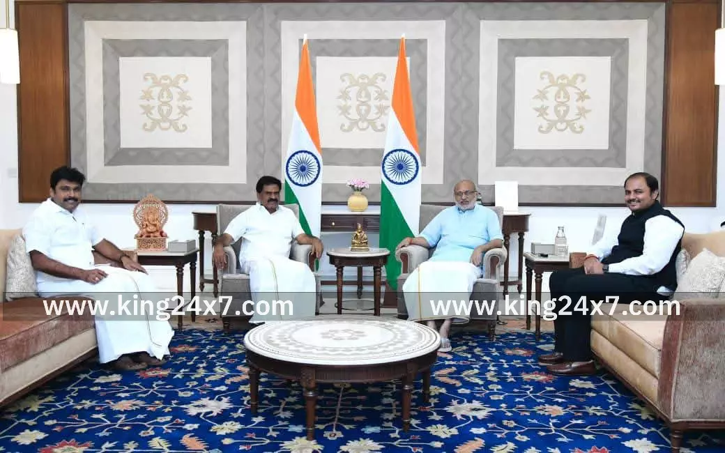 துணை ஜனாதிபதியை நேரில் சந்தித்து வாழ்த்து தெரிவித்த கொங்கு ஈஸ்வரன் எம்எல்ஏ மற்றும் நாமக்கல் எம்.பி மாதேஸ்வரன்