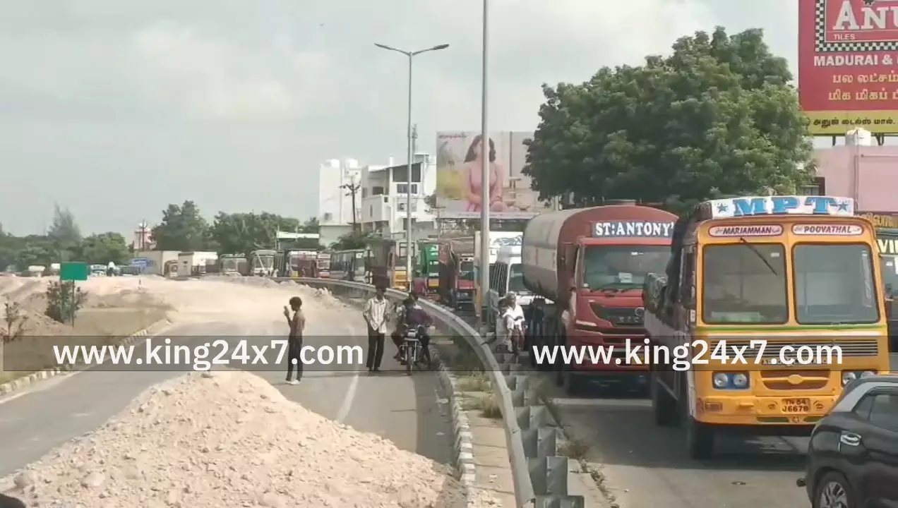 சாலை மறியல் போராட்டத்தால் போக்குவரத்து பாதிப்பு.