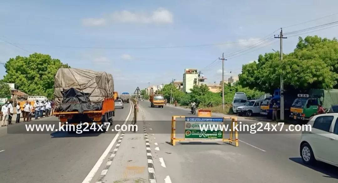 கோவிந்தம் பாளையம் அருகே டூவீலரில் சென்றவர் மீது லாரி மோதி விபத்து.வாலிபர் படுகாயம். கோவிந்தம் பாளையம் அருகே டூவீலரில் சென்றவர் மீது லாரி மோதி விபத்து.வாலிபர் படுகாயம்.