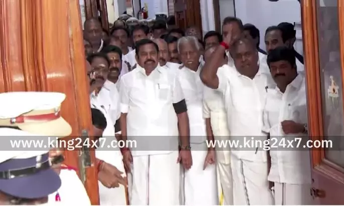 சட்டப்பேரவையில் அமளியில் ஈடுபட்ட அதிமுக உறுப்பினர்கள் வெளிநடப்பு!!