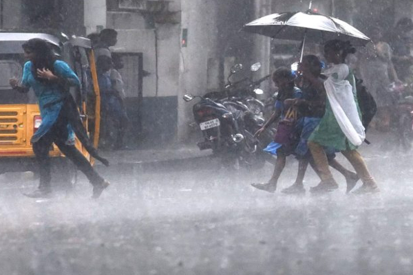 தென்காசி மாவட்டத்தில் மழை காரணமாக இன்று பள்ளிகளுக்கு விடுமுறை