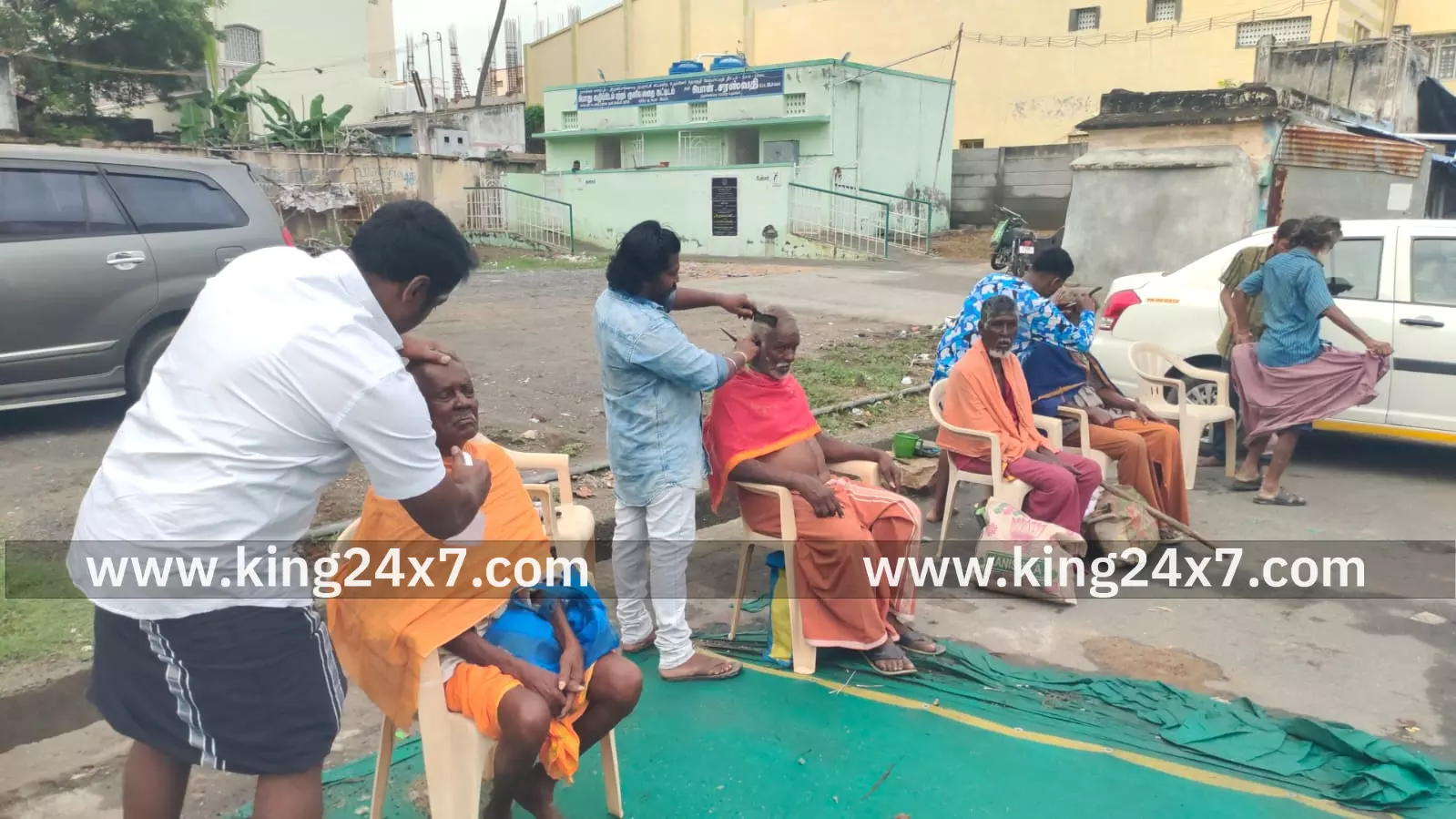 திருச்செங்கோட்டில் ஆதரவற்றோருக்கான ஆனந்த தீபாவளி முடி திருத்தி புத்தாடை வழங்கி மகிழ்வித்த நகர் மன்ற தலைவர் நளினி சுரேஷ் பாபு திருச்செங்கோட்டில் ஆதரவற்றோருக்கான ஆனந்த தீபாவளி முடி திருத்தி புத்தாடை வழங்கி மகிழ்வித்த நகர் மன்ற தலைவர் நளினி சுரேஷ் பாபு