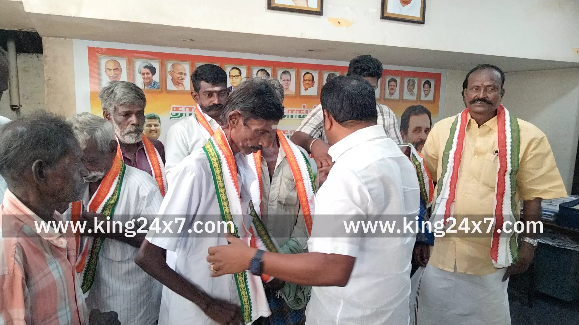 ராமநாதபுரம் மாற்றுக் கட்சியினர் காங்கிரஸ் கட்சியில் இணைவிலா நடைபெற்றது